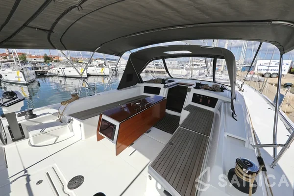 Dufour 530 - Photo #29 Dufour 530 - Yacht Charter Sailica