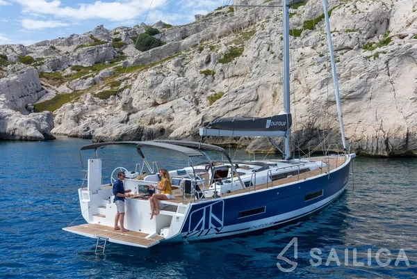 Dufour 530 - Photo #22 Dufour 530 - Yacht Charter Sailica