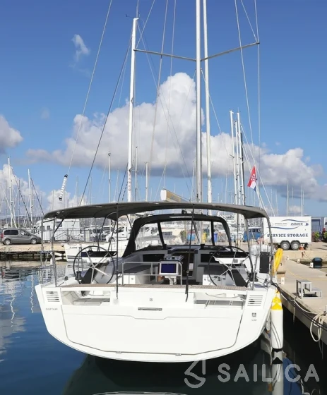 Dufour 530 - Photo #26 Dufour 530 - Yacht Charter Sailica