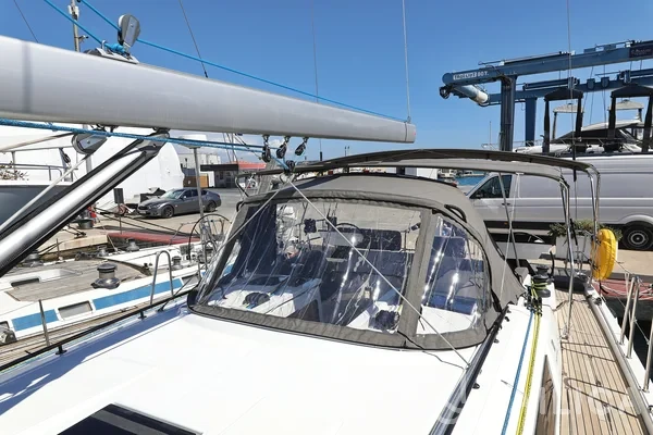 Dufour 44 - Photo #37 Dufour 44 - Yacht Charter Sailica