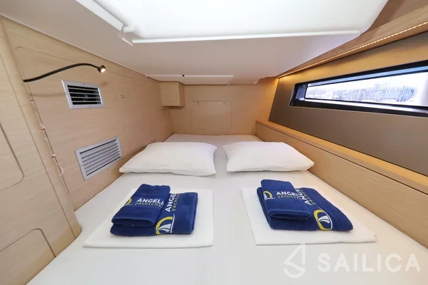 Dufour 44 - Photo #53 Dufour 44 - Yacht Charter Sailica