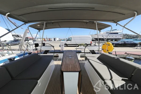 Dufour 44 - Photo #34 Dufour 44 - Yacht Charter Sailica