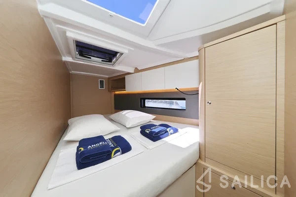 Dufour 44 - Photo #55 Dufour 44 - Yacht Charter Sailica