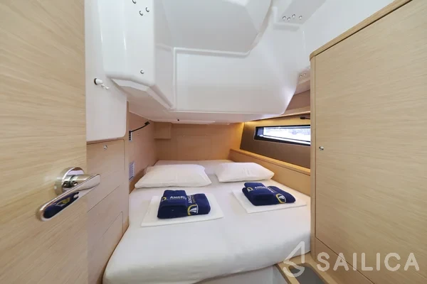 Dufour 44 - Photo #52 Dufour 44 - Yacht Charter Sailica