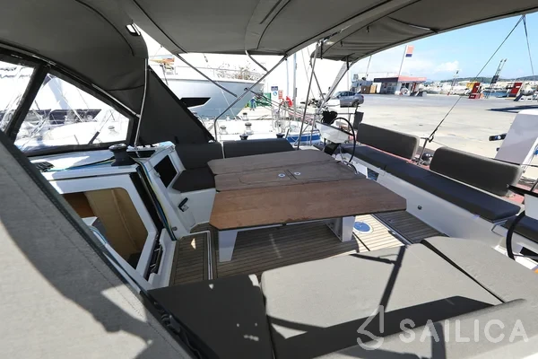 Dufour 44 - Photo #33 Dufour 44 - Yacht Charter Sailica