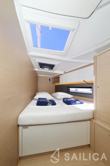 Dufour 44 - Photo #54 Dufour 44 - Yacht Charter Sailica