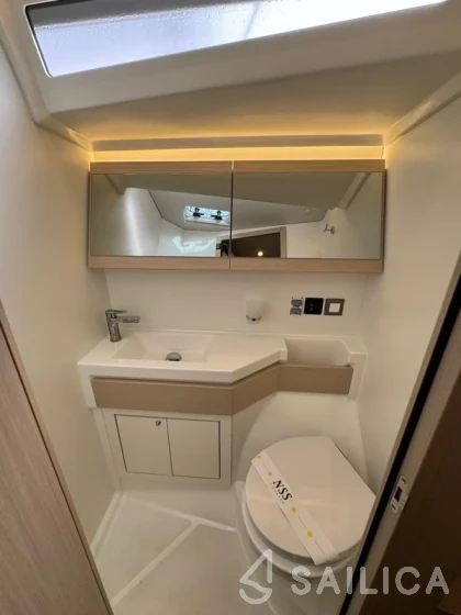 Oceanis 46.1 - Yacht Charter Sailica
