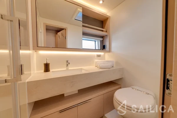 Lagoon 55 - Yacht Charter Sailica