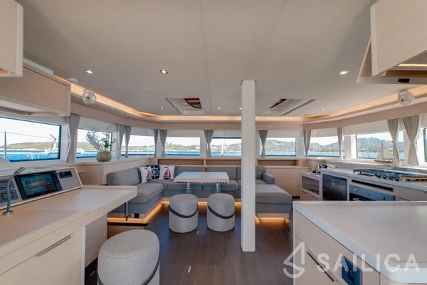 Lagoon 55 - Yacht Charter Sailica