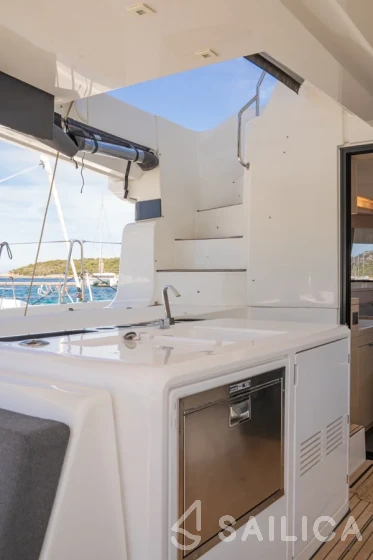 Lagoon 55 - Yacht Charter Sailica