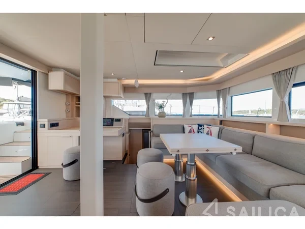 Lagoon 55 - Yacht Charter Sailica
