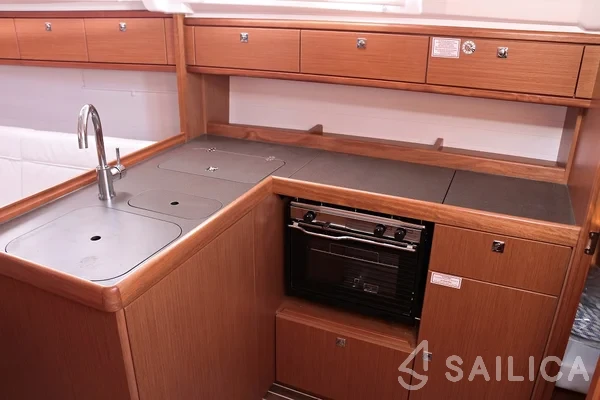 Bavaria 37 Cruiser - Yacht Charter Sailica
