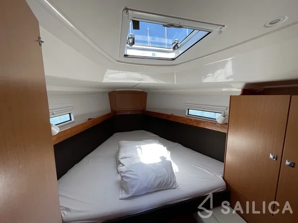 Bavaria 37 Cruiser - Yacht Charter Sailica