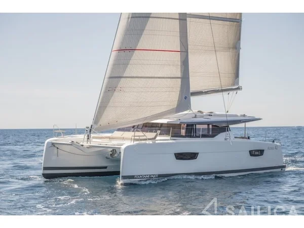 Astréa 42 - Yacht Charter Sailica