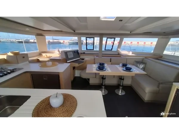 Astréa 42 - Yacht Charter Sailica