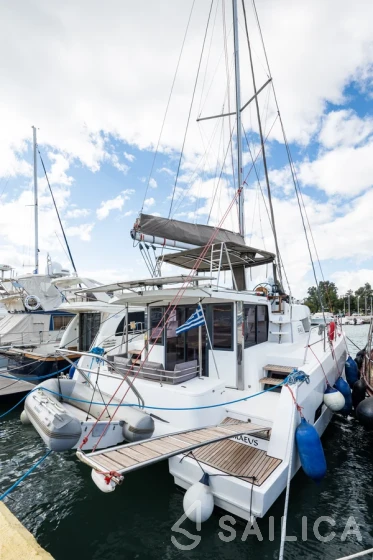 Bali 4.1 - Yacht Charter Sailica