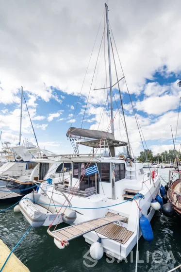 Bali 4.1 - Yacht Charter Sailica