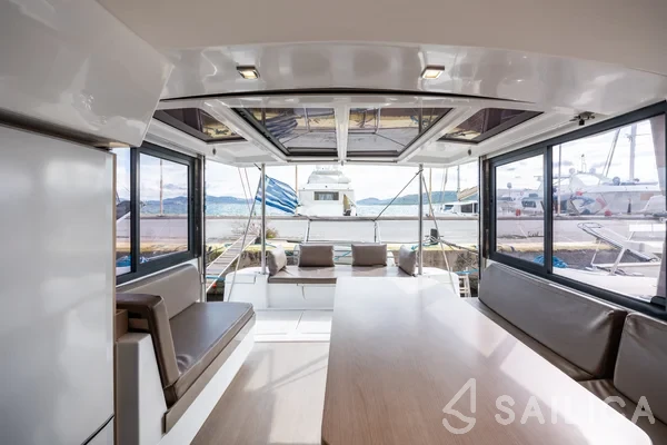 Bali 4.1 - Yacht Charter Sailica