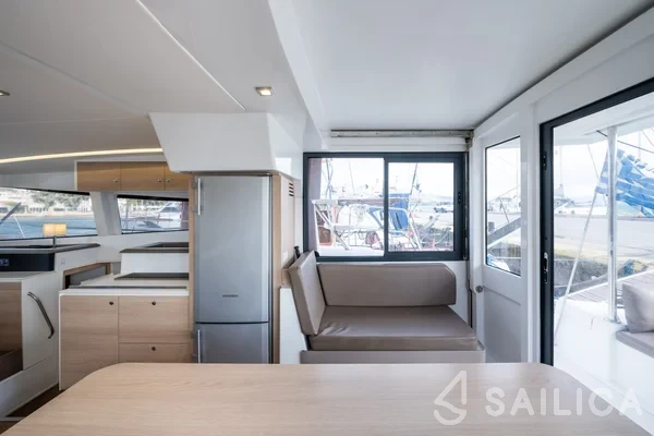 Bali 4.1 - Yacht Charter Sailica