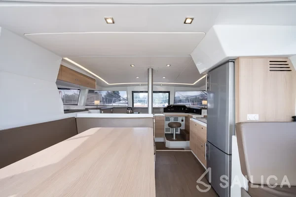 Bali 4.1 - Yacht Charter Sailica