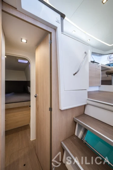 Bali 4.1 - Yacht Charter Sailica