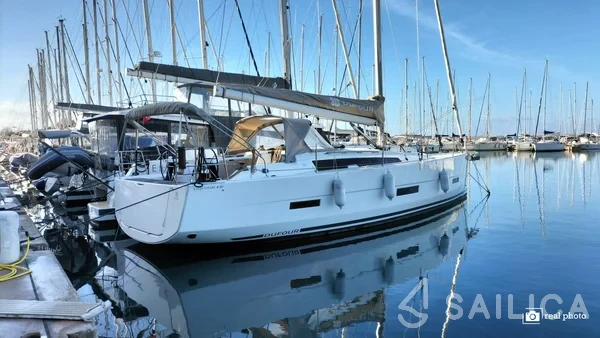 Dufour 430 - Yacht Charter Sailica