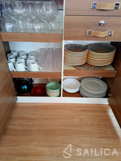 Bali 4.6 - Yacht Charter Sailica