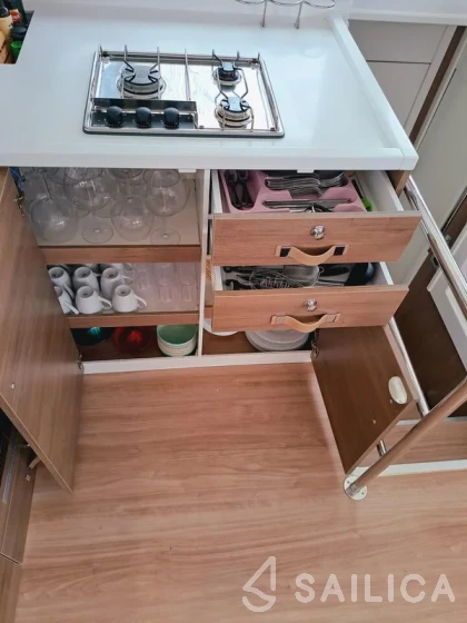 Bali 4.6 - Yacht Charter Sailica