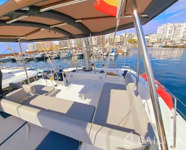 Bali 4.6 - Yacht Charter Sailica