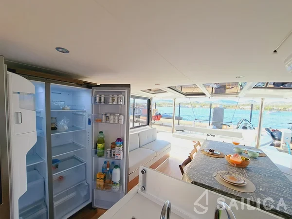 Bali 4.6 - Yacht Charter Sailica