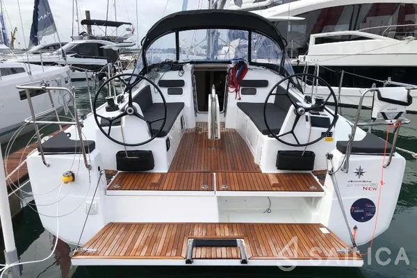 Sun Odyssey 380 - Yacht Charter Sailica