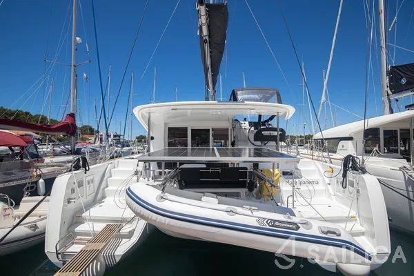 Lagoon 40 - Yacht Charter Sailica