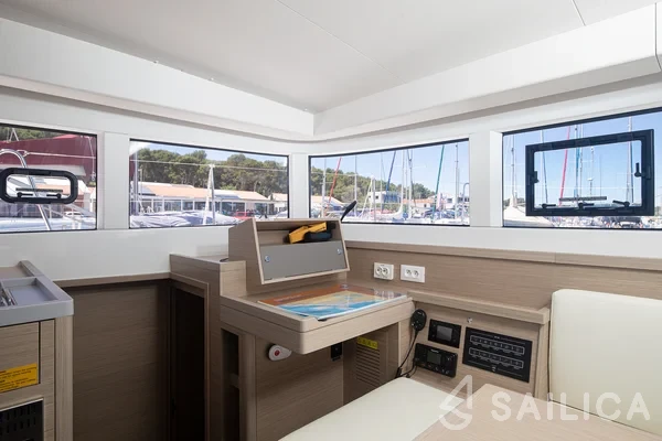 Lagoon 40 - Yacht Charter Sailica
