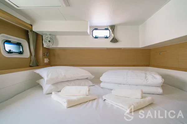 Lagoon 39 - Yacht Charter Sailica
