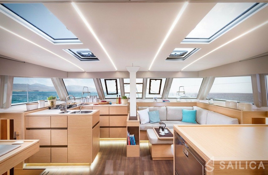 Nautitech 46 Fly - Yacht Charter Sailica