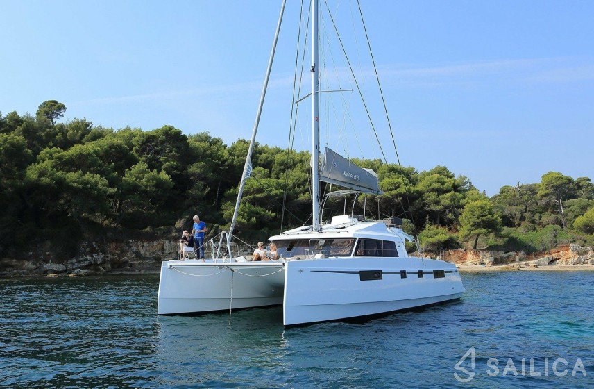Nautitech 46 Fly - Yacht Charter Sailica