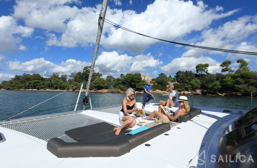 Nautitech 46 Fly - Yacht Charter Sailica