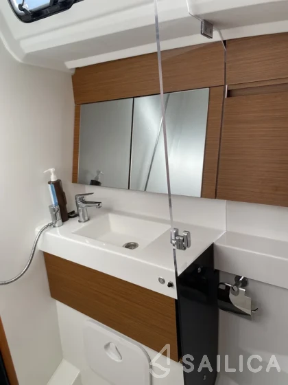 Sun Odyssey 410 - Yacht Charter Sailica