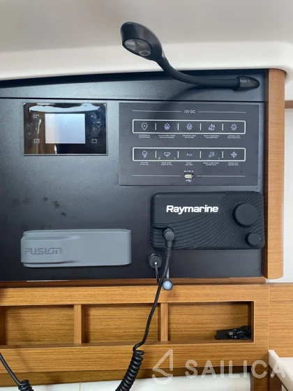 Sun Odyssey 410 - Yacht Charter Sailica