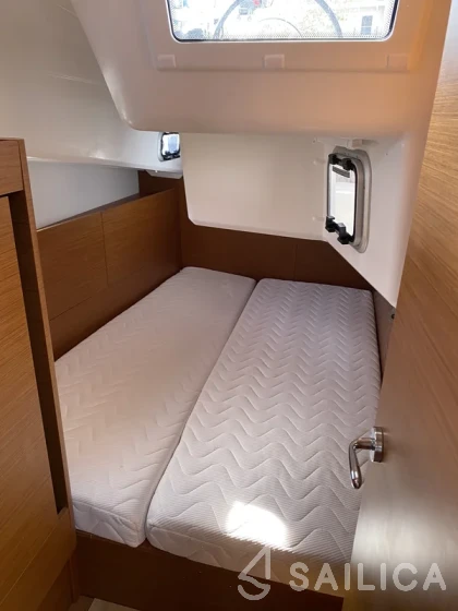 Sun Odyssey 410 - Yacht Charter Sailica