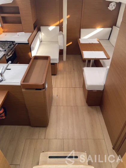 Sun Odyssey 410 - Yacht Charter Sailica