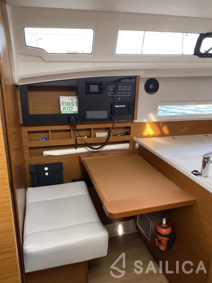 Sun Odyssey 410 - Yacht Charter Sailica