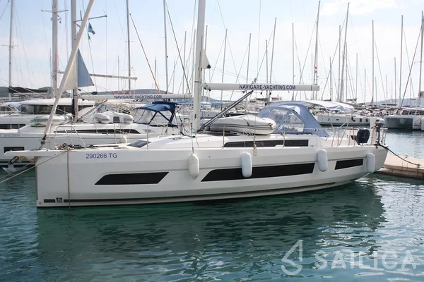 Dufour 41 - Yacht Charter Sailica