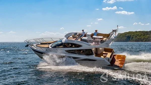 Galeon 420 Fly - Yacht Charter Sailica