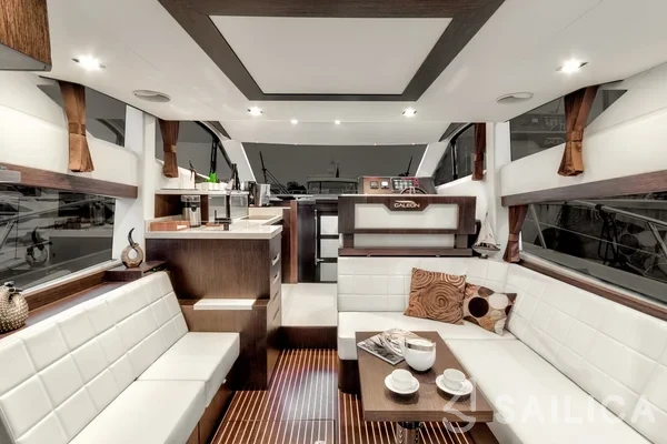Galeon 420 Fly - Yacht Charter Sailica