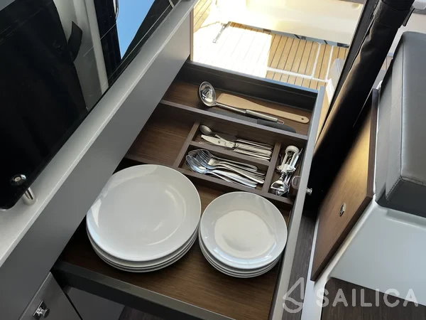 Antares 9 OB - Yacht Charter Sailica