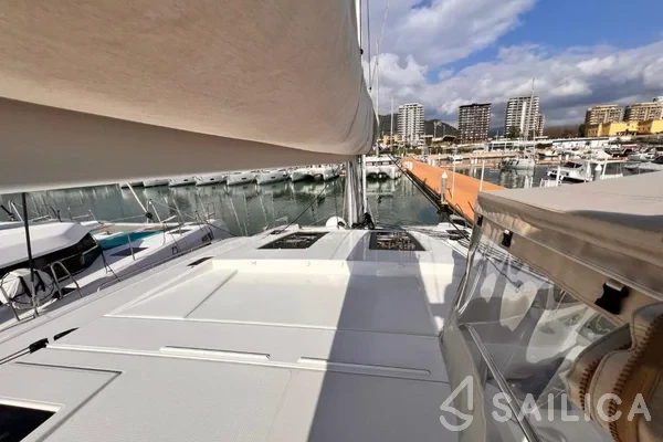 Elba 45 - Yacht Charter Sailica