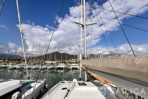 Elba 45 - Yacht Charter Sailica