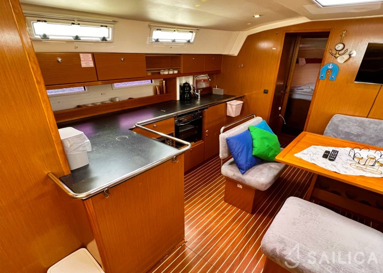 Bavaria 45 Cruiser - Yacht Charter Sailica