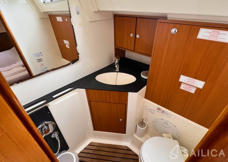 Bavaria 45 Cruiser - Yacht Charter Sailica